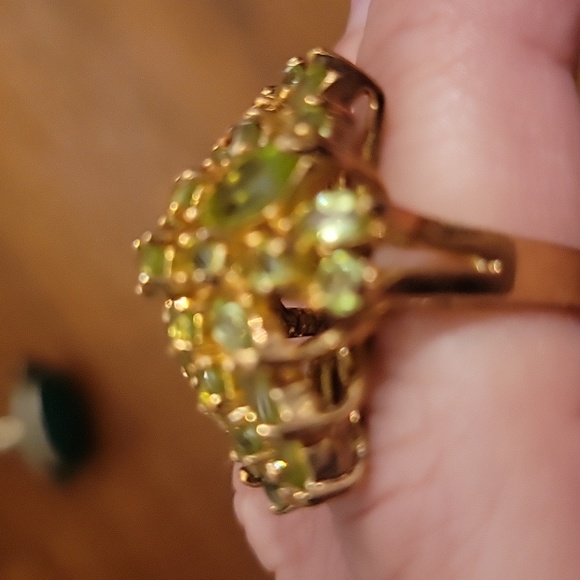 GREEN PERIDOT ring 5 3/4 - Picture 12 of 16